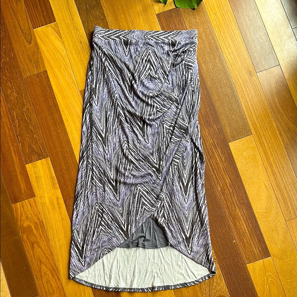 Anthropologie // Maeve Women's Ruched Midi Skirt, size small